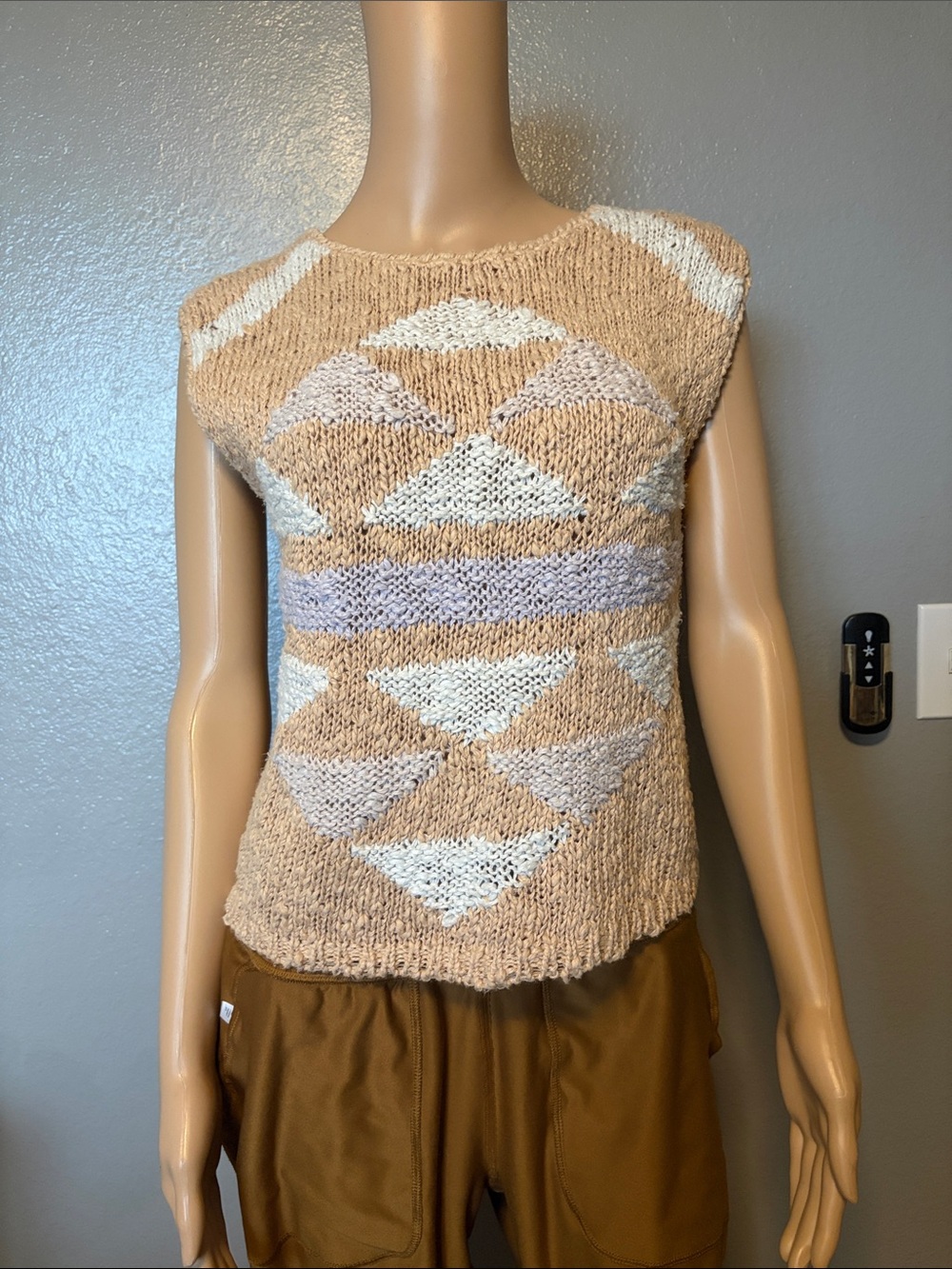 Sleeveless Geometric Knit Top in Beige and Cream VTG